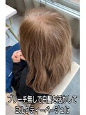 白髪を活かしたミルクティーブラウン