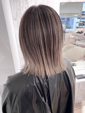 ジーナ 池袋(Zina) バレイヤージュ/ミルクティー/ベージュ/ケアブリーチ/池袋美容院