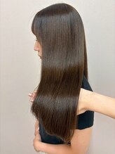 ソンノ(sonno)&nbsp;レイヤーカット ブラウンベージュ 髪質改善ストレート 20代 30代