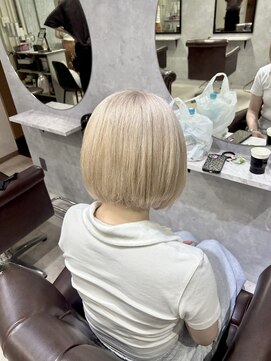 グラッジ 池袋(GLADGE) ホワイトベージュ