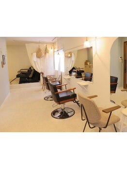 【北千住駅徒歩1分☆Cafe×美容室】落ち着いた空間で人目を気にせずゆっくりとお過ごしいただけます！