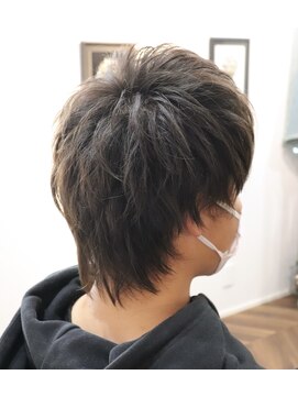 ウィスカーヘアー(whisker hair) ショートウルフ
