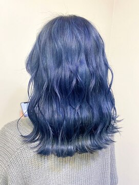 リリー シブヤ(Lilly shibuya) 【Lilly渋谷】#ネイビーブルー#トリプルカラー#派手髪#韓国