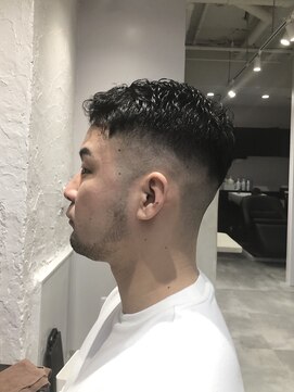 フッタ(Futta) 短髪フェードカット【メンズ】【フェード】【西武新宿駅】