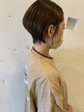 クマ(kuma.) 前下がりショート