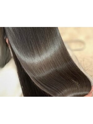乾燥＆パサつきを軽減！韓国で流行りの「水トリートメント」でダメージを補修し思わず触りたくなる美髪に。