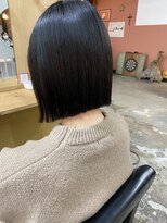 チャプター 問屋町(chapter)&nbsp;ブルーブラックぱつっとボブ切りっぱなしボブ前下がりボブ韓国