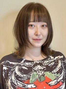 ルートヴィッヒ(Ludwig) 透明感オリーブベージュ×ウルフレイヤーカット