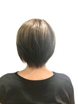 ヘアーズファイン(hair's fine)&nbsp;20代30代小顔ショート◎ハイライトデザインカラー透明感