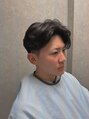 ディスイズバーバーフォース(THIS IS BARBER 4th)&nbsp;10代20代に人気のセンターパート^ ^何もつけなくてもまとまり◎