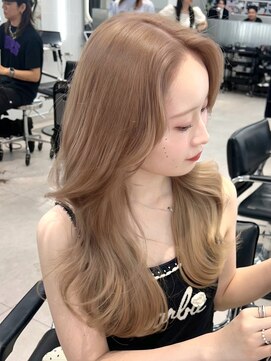 オニキス 原宿(ONYX) a112 レイヤーカットハイトーンブリーチカラー韓国ヘアブロンド