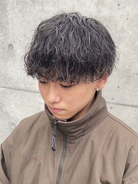 フィフス トウキョウ (fifth TOKYO) ルーズパーマ緩め波巻きツイストスパイラルパーマメンズ刈り上げ