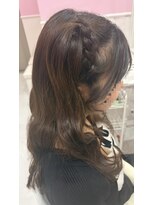 ホワイト 栄駅店(White) 編み上げハーフツイン ウェーブ巻き