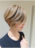 ハイトーンショートボブスタイル