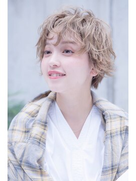 テイラー(Taylor) ［Taylor］☆大宮　ホワイトベージュ×束感ショート