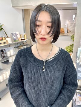 ヴェイン 渋谷(vain) 黒髪/センターパート/前髪なしボブ