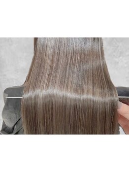 白髪染めで暗く重たい印象の方へ。【特化技術のカラー】で解決！