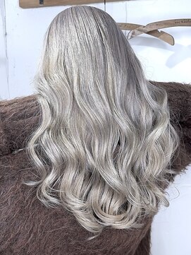 ブレイズヘアー(BLAZEhair) 【外国人風カラー】ホワイトミルクティグレージュ×ブリーチ２回