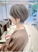earthショートレイヤーボブミルクティー丸みショートボブ
