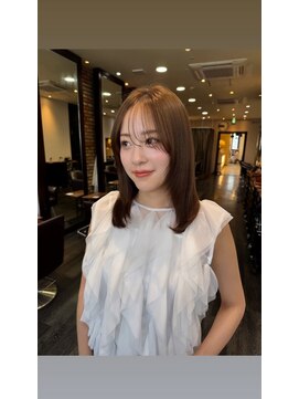 ロラ(L’ora) ミディアムレイヤー×ニュアンスカット