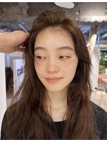 ナヌークカフラ(nanuk kafla)&nbsp;ロングパーマにオリーブカラーの組み合わせはやっぱり可愛い
