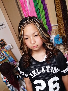 クレイジービッチ(CLAY G BITCH) 【￥300】仙台エクステ 前髪 小学生 夏休み 1ヶ月以上楽しめます