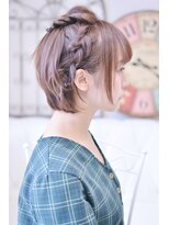 メイズ(MAZE)&nbsp;【メイズ東中野・鍛原志行】ショートヘアの編み込みアレンジ