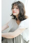 外国人風ゆるふわミディアムヘアー