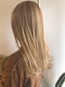 ザ デイ ショウナン(THE DAY shonan) 外国人風ベージュカラー