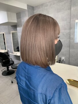 アンダーバーホワイト 広島 並木店(_WHITE) 艶感ミディアムボブ/シアーベージュ