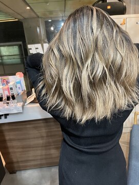 ラフ(LAFF) #バレイヤージュ#グレージュカラー#ボブウルフ#ココアベージュ