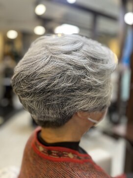 エイチアンドシーヘア(H&C HAIR) 90代ヘアカット