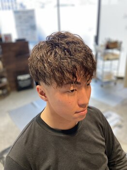 ロイヤルオブヘアー 富雄(ROYAL OF HAIR)の写真/メンズスタイルが得意なスタイリスト在籍!!男性ならではの髪のお悩みに寄り添いご提案いたします《富雄駅》