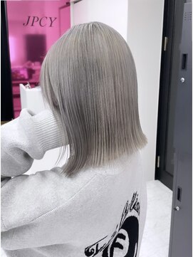ジェプシー(JPCY) シルバーグレー/切りっぱなしボブ