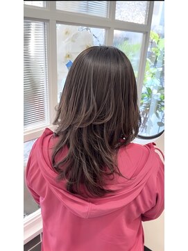 スマイルスイッチ 大島(Smile.Switch) アッシュベージュ×レイヤーカット