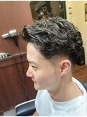 MEN'Sバーバーツーブロックカルマショートパーマ銀座/メンズ床屋