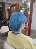ターコイズカラー×ナチュラルボブ