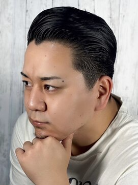 ヒロ銀座 バーバーショップ 札幌本店(HIRO GINZA BARBER SHOP) メンズショートビジネスツーブロックセンターパートフェード