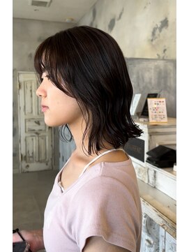 サロウィン 熊本上通り店(SALOWIN) 暗めブラウンで魅せる上品ミディアム
