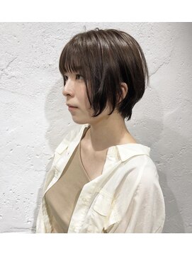 ボウ(BEAU) ショート×ベージュが今っぽ可愛い！大人小顔ナチュラルスタイル