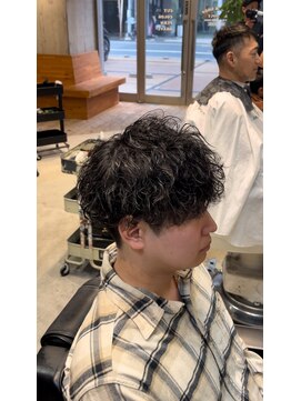 クオンヒール 堺筋本町店(QUON HEAL) スペインカール/スパイキーショート/フェザーパーマ/刈り上げ