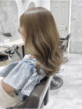 トマト(TOMTO) 【RENA】ヘーゼルベージュ_ミディアムレイヤー