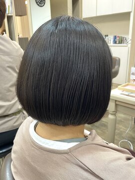 アルターリール(aL ter Rire) ホワイトブロンド/外ハネボブ/美髪/ワイドバング[鎌取］中村