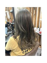 ビューティーガレージ カワゴエ(Beauty Garage Kawagoe) 白髪ぼかしハイライトでオリーブグレージュ