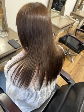 レヴリー(reverie) 髪質改善ストレートレイヤースタイル韓国アッシュカラー20代小顔