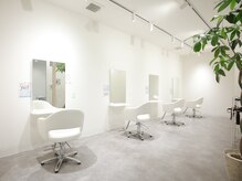あなたの「なりたい」を形にする。技術と人間力を兼ね揃えたFIRSTのスタイリスト陣