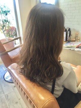 クルーブルー (CouLeur blue) パーマでフワフワ仕上げ