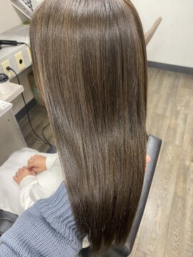 リジー(Litzy) ”透明感color×インカラミ”【椎葉】