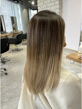 リーオオサカ(Lee Osaka) 根本が目立ちにくいカラー/kana