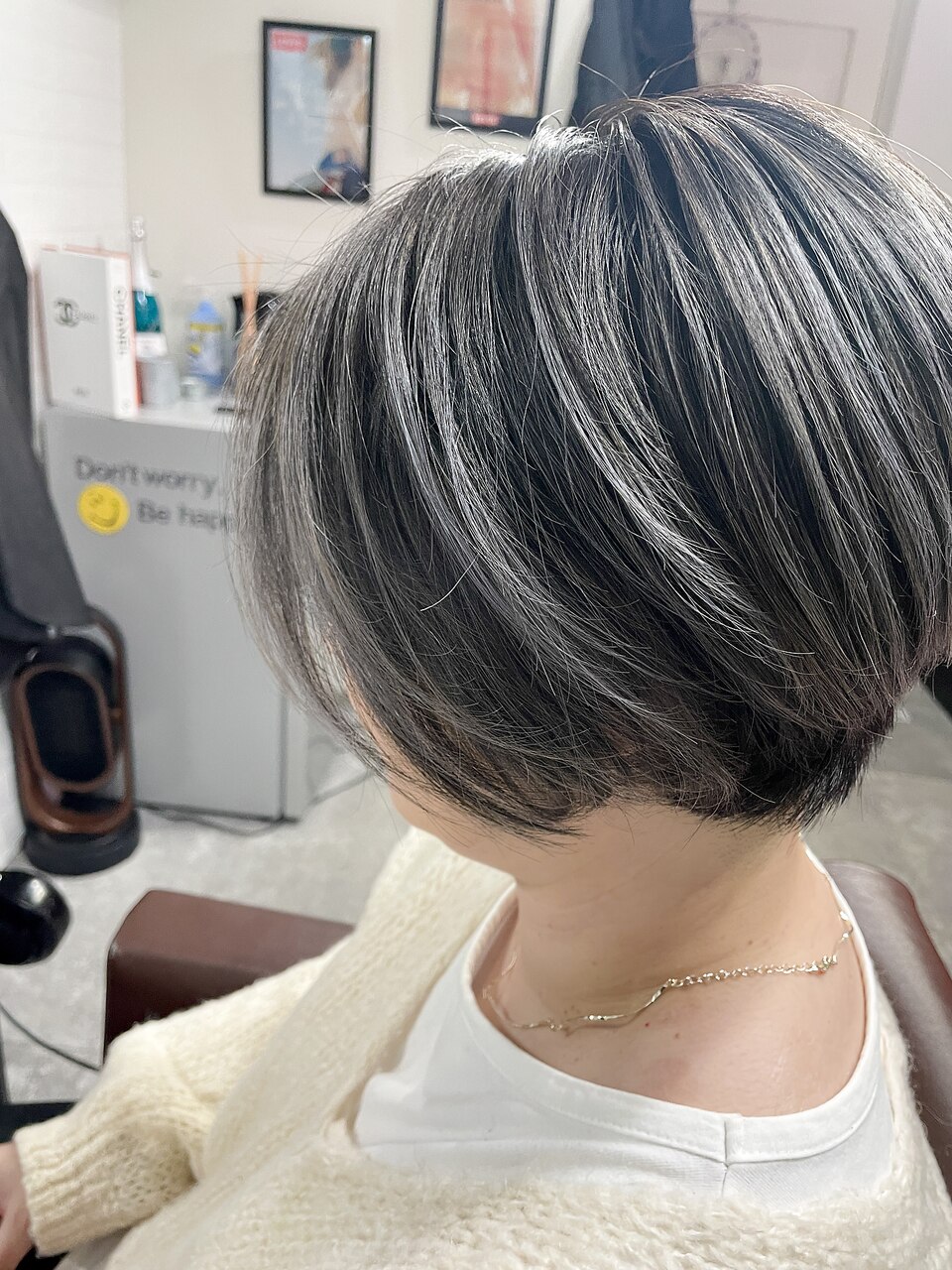 momcasucahada シェルトップショート　グレージュ 小顔ショート グレージュ アッシュグレージュ ストリート×GALL